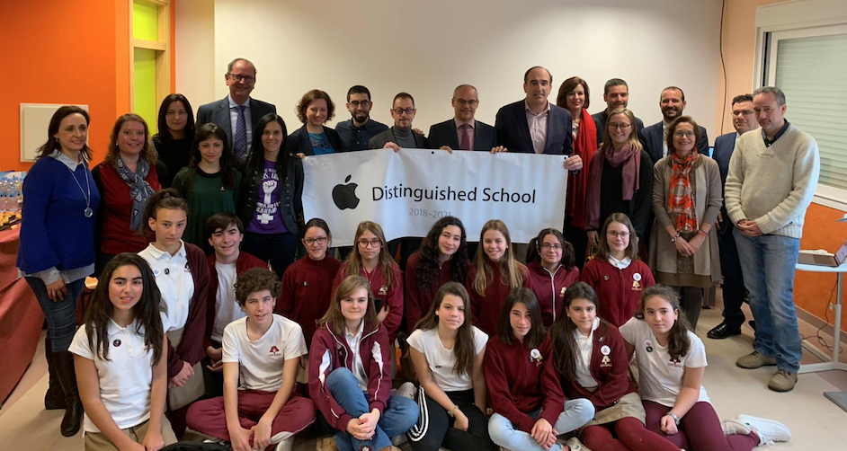CEIPS Santo Domingo elegido Apple Distinguished School