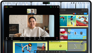 MacBook Pro con pantalla PROLED XDR, ventana de una videollamada en curso, Encuadre Centrado mantiene a la persona en el centro de la imagen