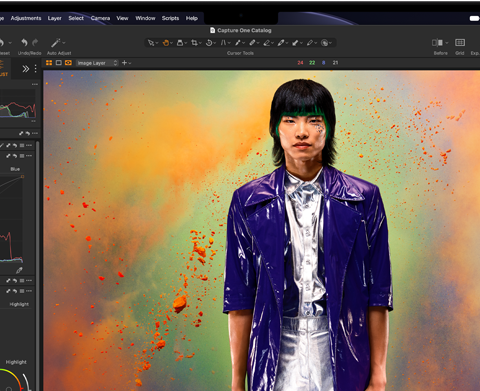 Pantalla de un MacBook Pro con la foto de una persona siendo editada en Capture One